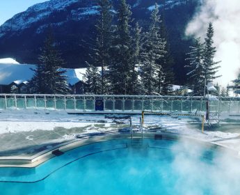 Banff Hot Springs in Winte