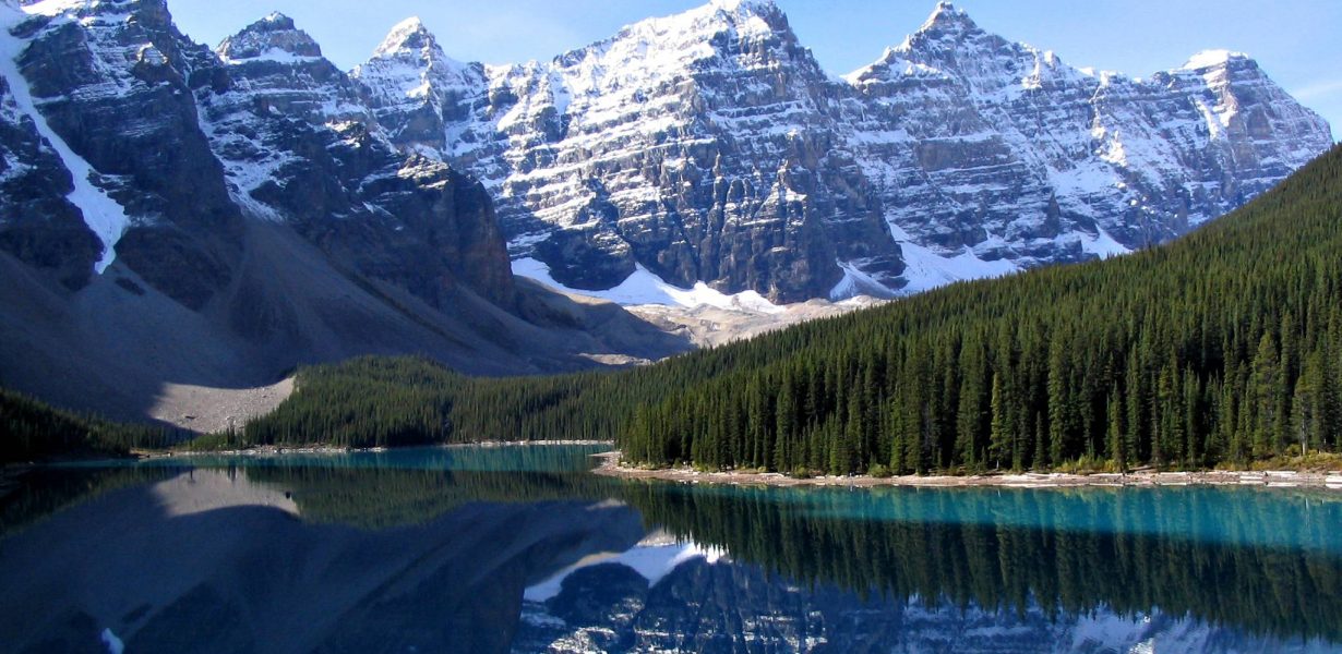 2023 The latest Travel guide and tips for Canadian Rockies.