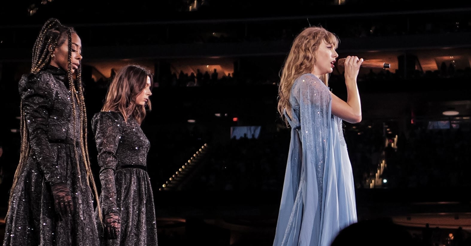 Taylor-Swift-The-Eras-Tour-Folklore