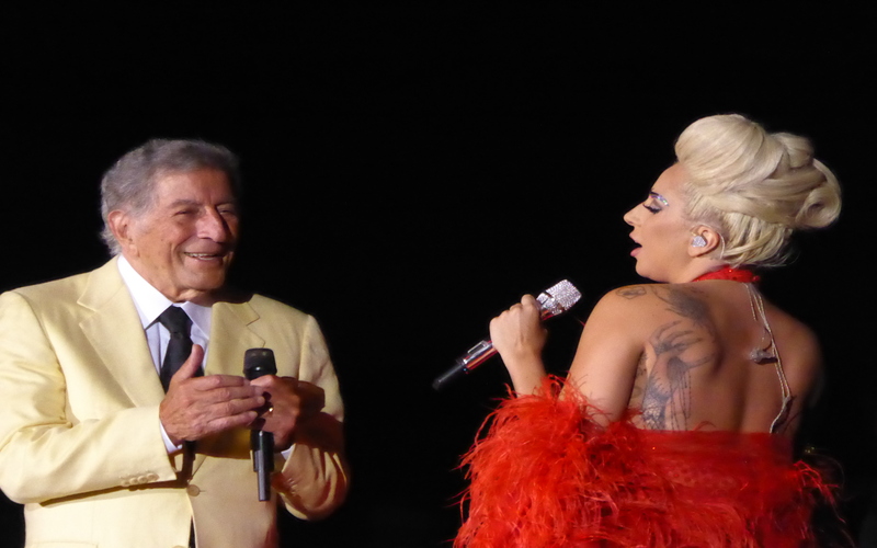 Lady_Gaga_and_Tony_Bennett_at_the_North_Sea_Jazz_Festival