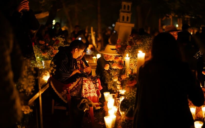 Visit the cemetery day of the dead