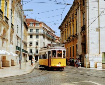 lisbon yellow trams