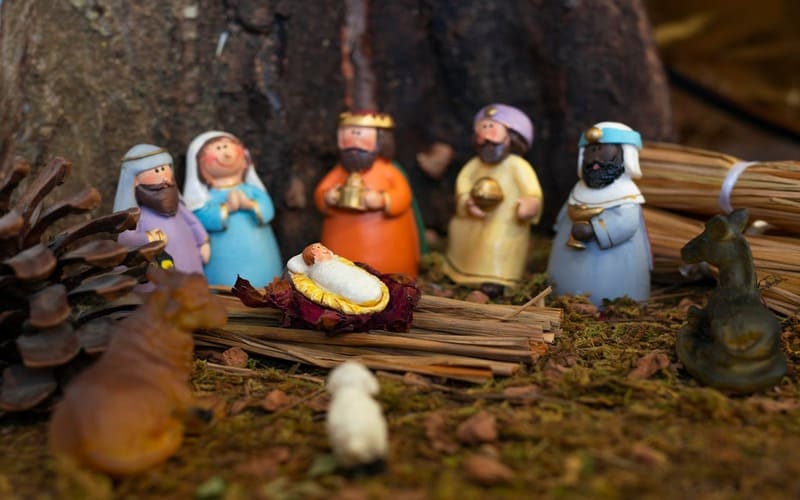 Three Kings Day Figurine
