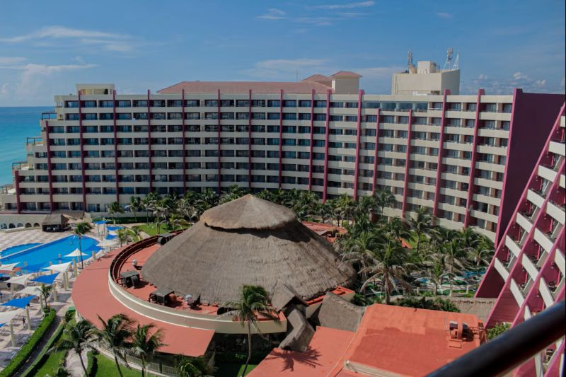 Crown Paradise Club Cancun