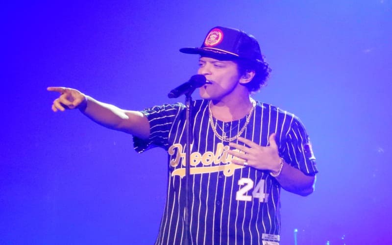 Bruno Mars 24KMagic World Tour Live